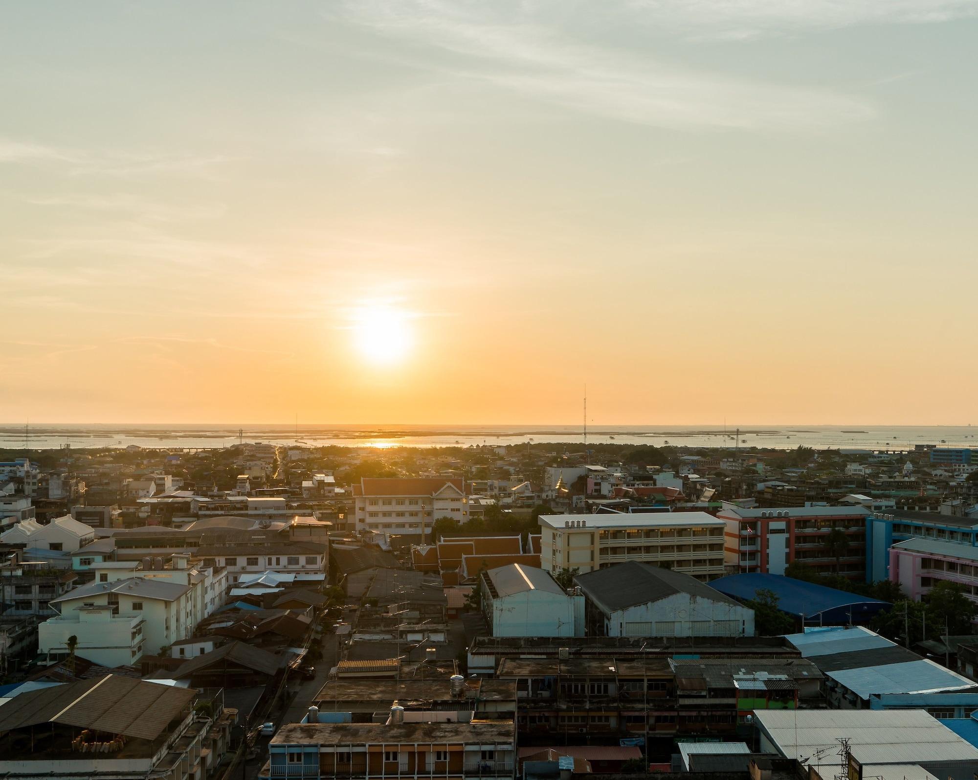 Rattanachol Hotel Chonburi Eksteriør bilde